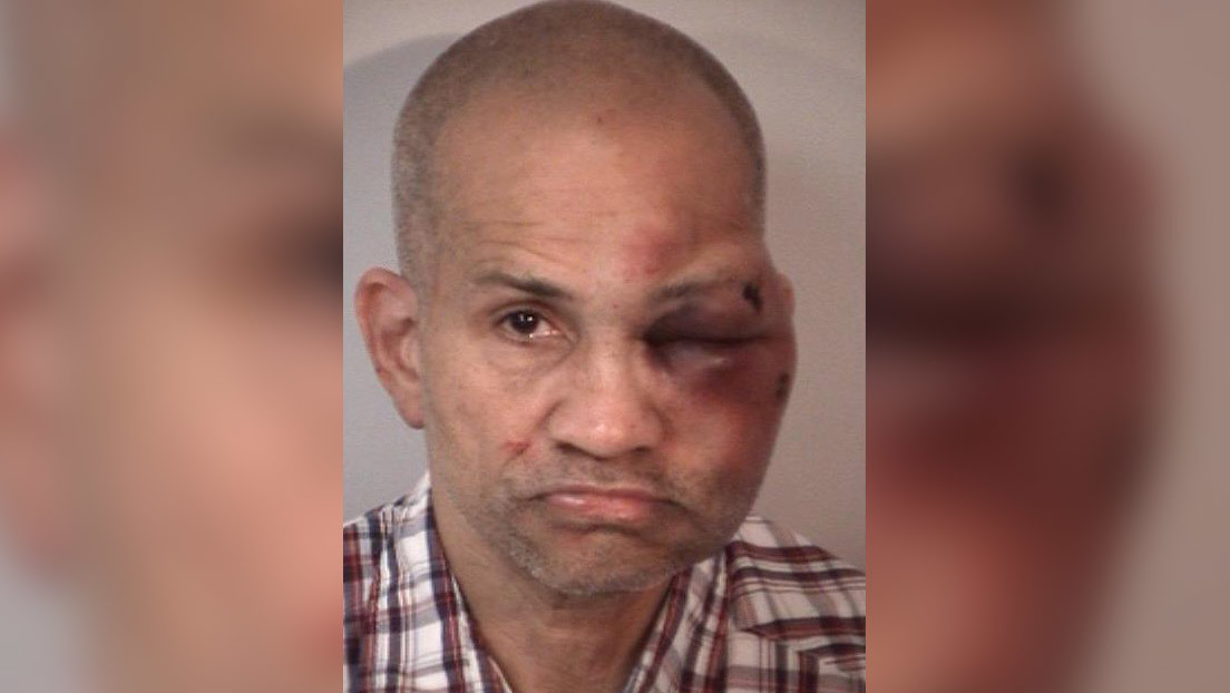 Un padre de familia golpea brutalmente a un hombre al encontrarlo abusando de sus hijos de 2 y 3 años en su casa