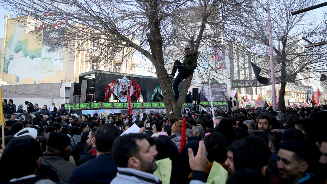 Decenas de muertos por una estampida durante el funeral de Soleimani en Irán