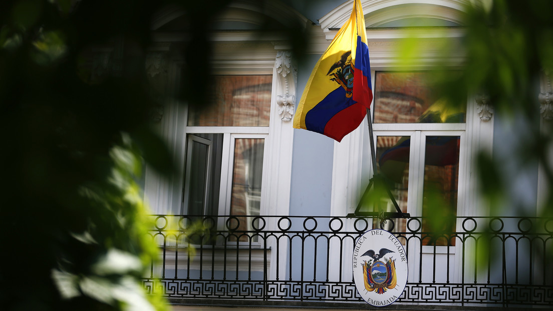 Renuncia el embajador de Ecuador en EE.UU. por los sobrevuelos de Washington en su país