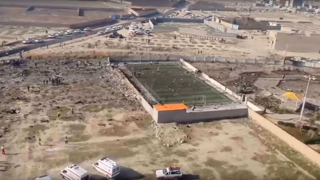 VIDEO: Desolación a vista de dron junto al campo de fútbol donde se estrelló el Boeing ucraniano