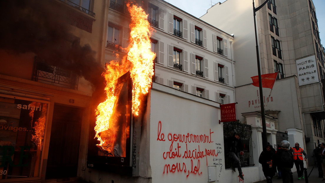 El Gobierno de Francia retrocede ante las protestas y ofrece su compromiso sobre la reforma de las pensiones