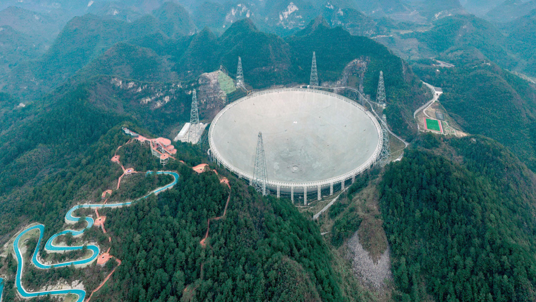 El radiotelescopio chino más grande del mundo comienza a operar con toda su capacidad