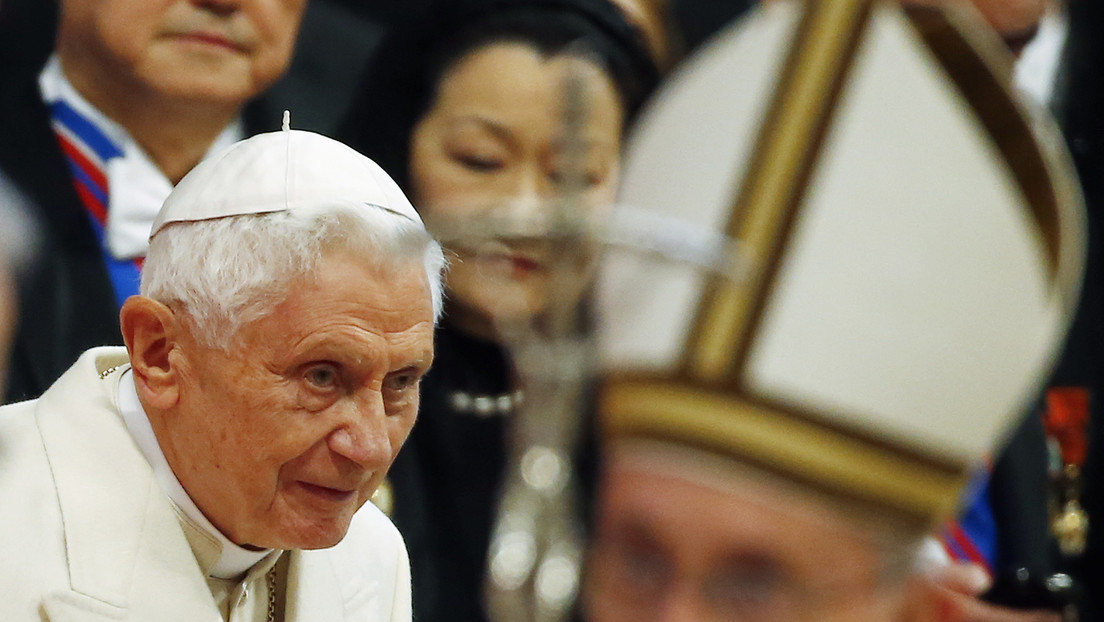 Benedicto XVI quiere que se elimine su nombre de un polémico libro sobre el celibato