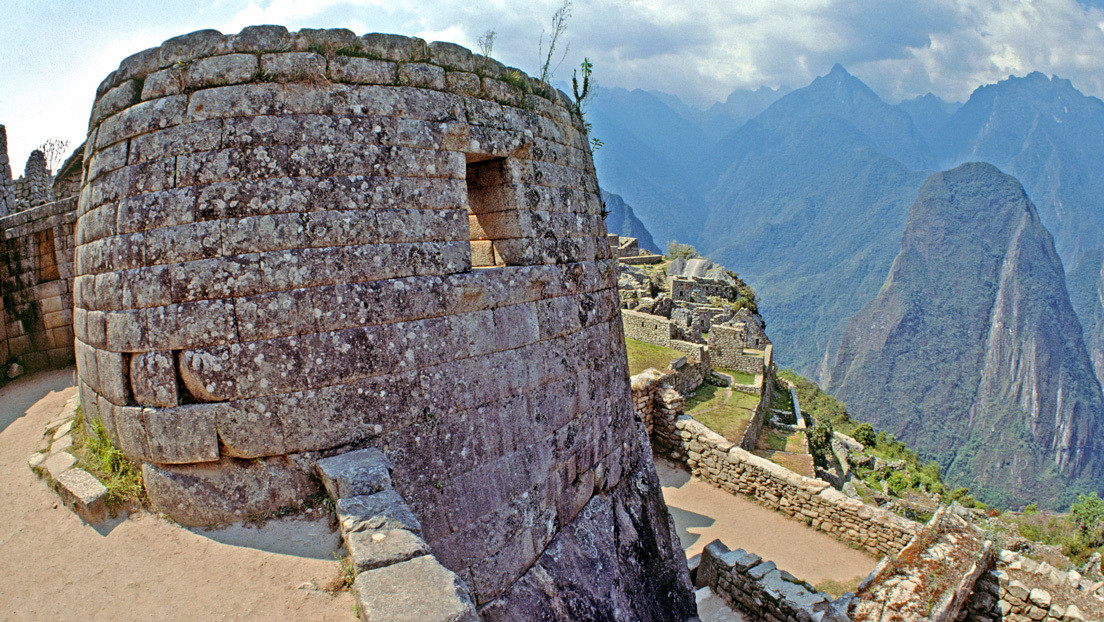 Perú juzgará a uno de los turistas por los destrozos en el Machu Picchu y deportará a los otros cinco