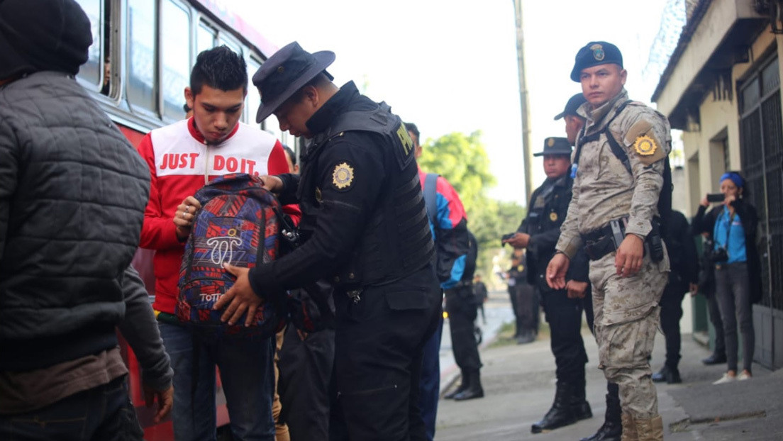 Giammattei declara estado de prevención en dos municipios de Guatemala y envía a 2.000 policías y militares a sus calles
