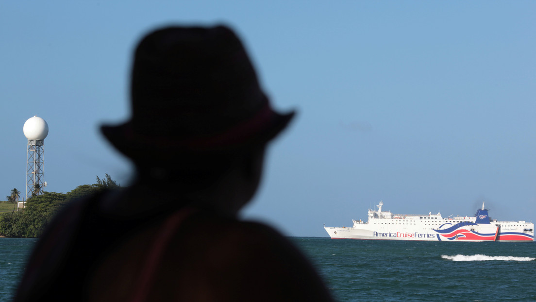 VIDEO: Un hombre deja caer a su nieta de 18 meses por la ventana de un crucero en Puerto Rico