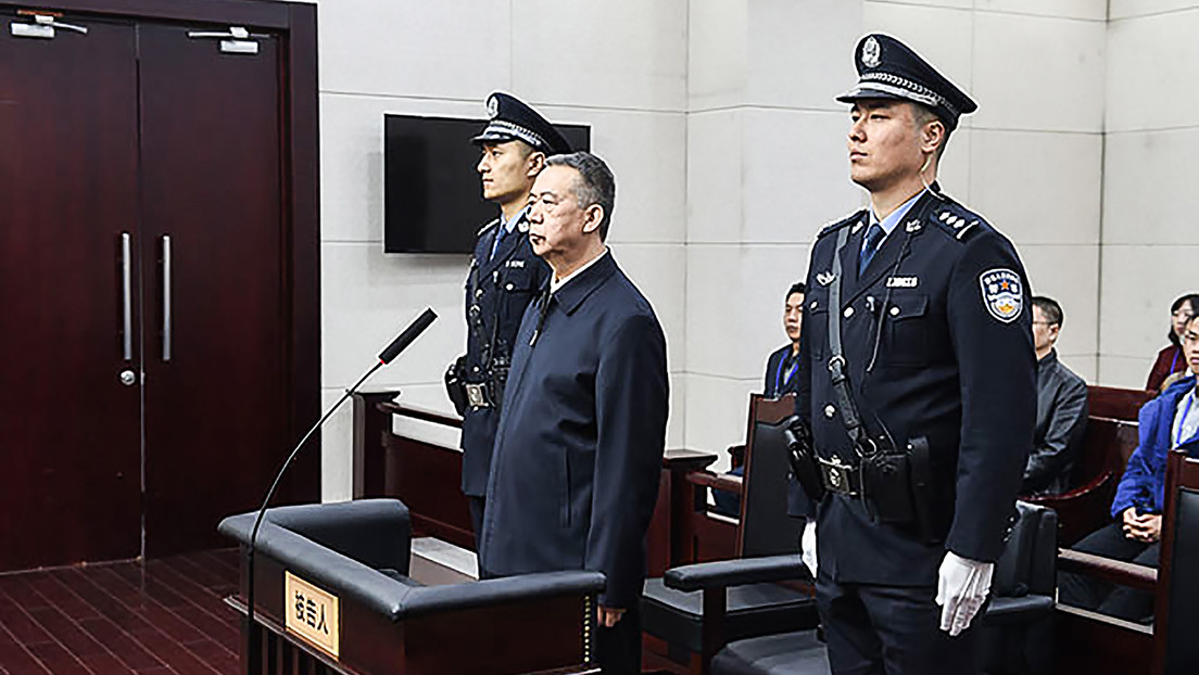 Condenan a más de 13 años de prisión a Meng Hongwei, exjefe de Interpol