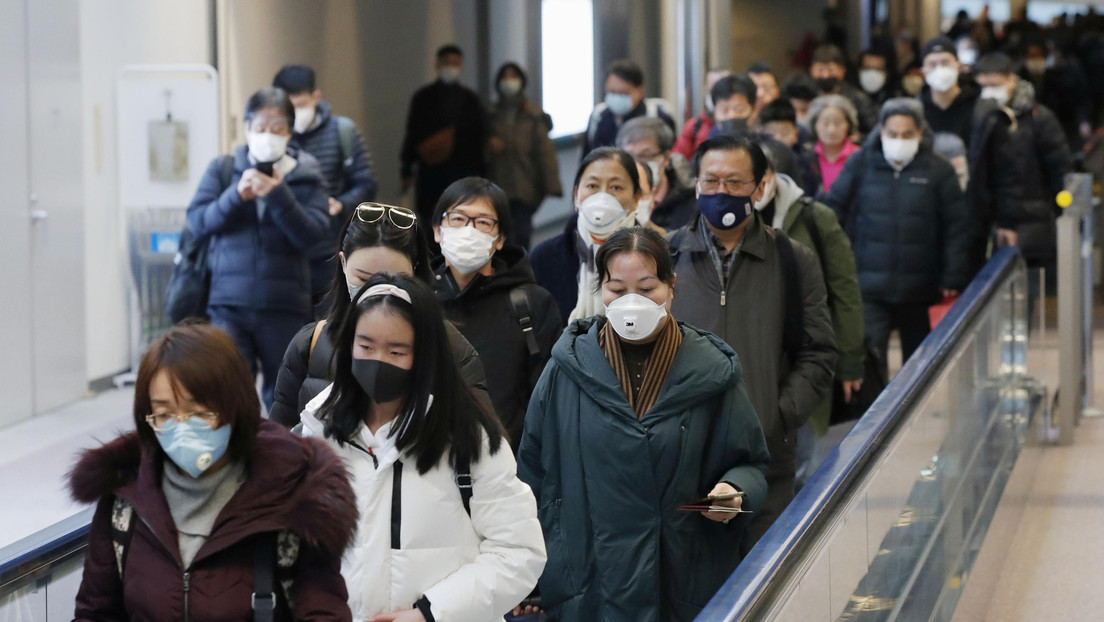 Una turista china relata cómo eludió los controles de coronavirus para volar a Francia