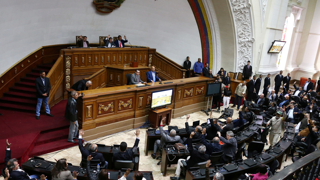 Asamblea Nacional de Venezuela designa comisión para investigar casos de corrupción de Juan Guaidó
