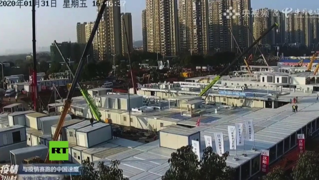 VIDEO: Construcción contrarreloj de dos hospitales en Wuhan para pacientes infectados por el сoronavirus