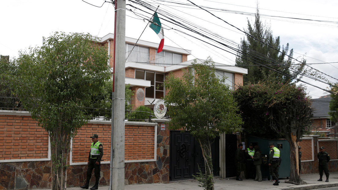 Bolivia concede salvoconductos a dos exministros de Evo Morales refugiados en la Embajada de México