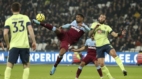 VIDEO: Un espectacular golazo de tijera ayuda al West Ham United ganar el primer partido bajo el liderazgo del nuevo técnico