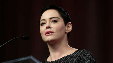 La actriz Rose McGowan se disculpa ante los iraníes: "Somos rehenes de un régimen terrorista, por favor no nos maten"