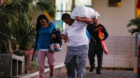 El Parlamento de El Salvador aprueba una ley que protege a los desplazados por la violencia de las pandillas