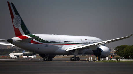 López Obrador sobre el lujoso avión presidencial: "Se vende, se renta o se rifa, pero no me voy a subir"