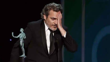 Dos 'prankers' rusos llaman a Joaquin Phoenix de parte de Greta Thunberg y esta es la reacción del actor al descubrir el engaño