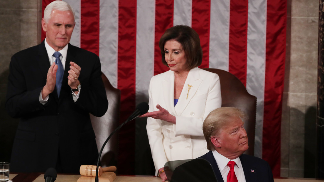 El incómodo momento en el que Trump evita darle la mano a Nancy Pelosi (VIDEO)