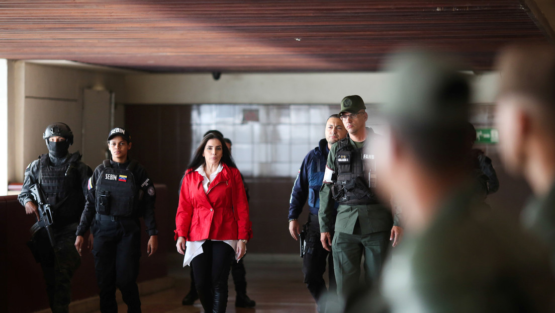 Excongresista fugada de Colombia se declara "perseguida política" de Iván Duque tras su captura en Venezuela