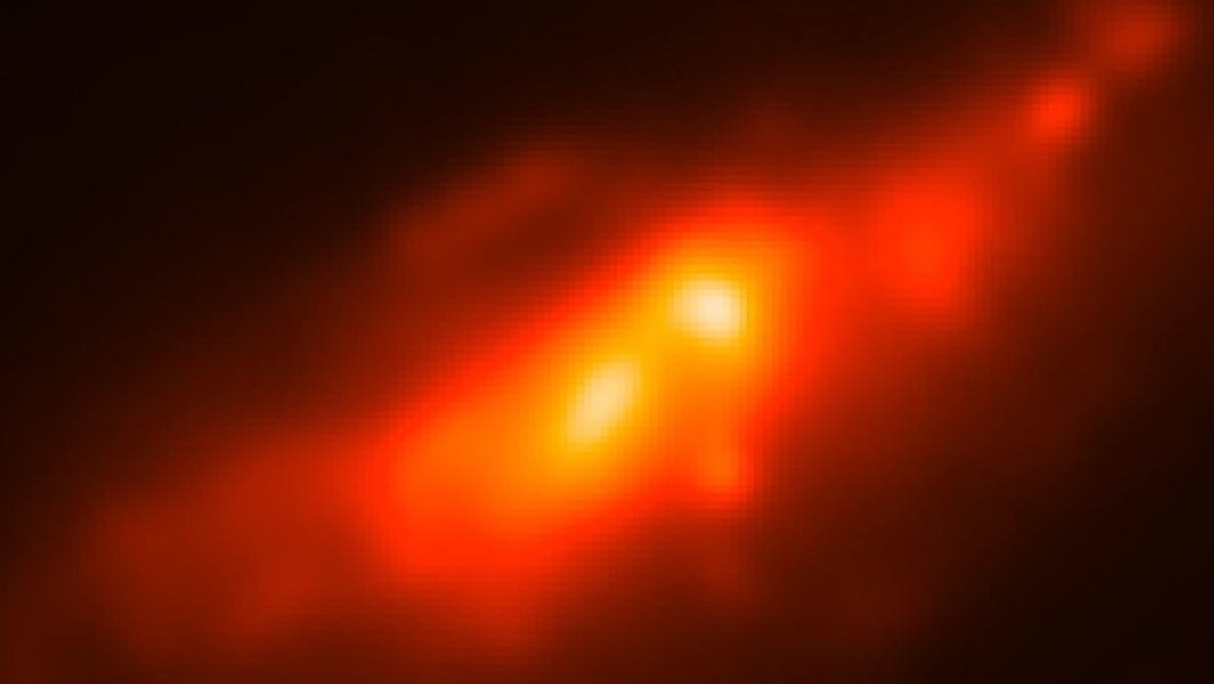 Astrónomos descubren que la galaxia 'Cocoon' tiene doble núcleo (FOTO)