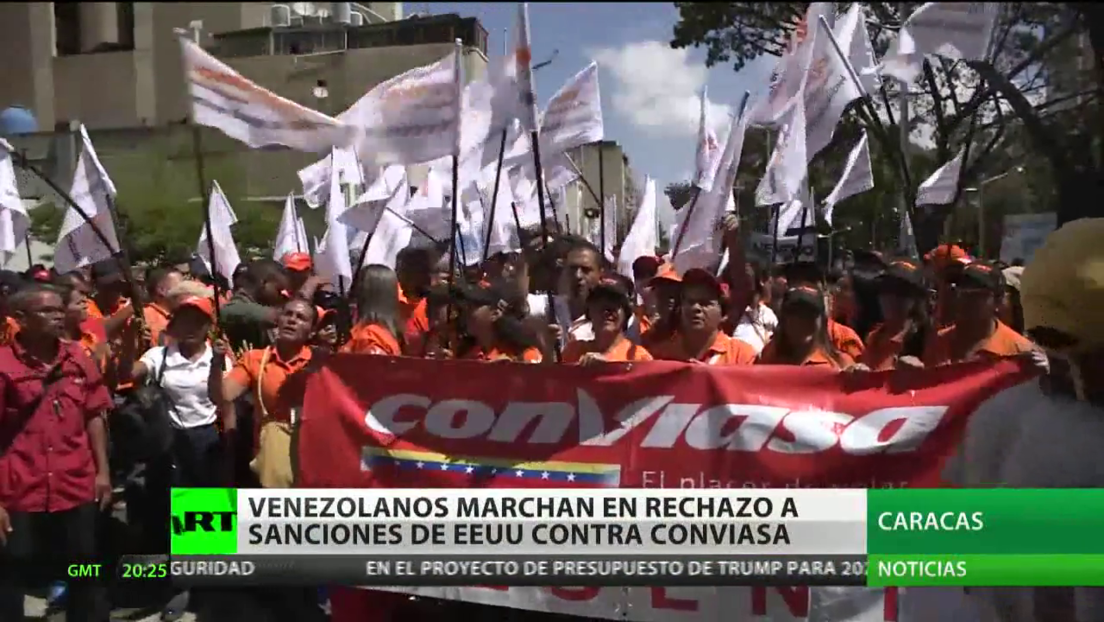 Manifestantes protestan en Venezuela por las sanciones estadounidenses contra la aerolínea estatal Conviasa
