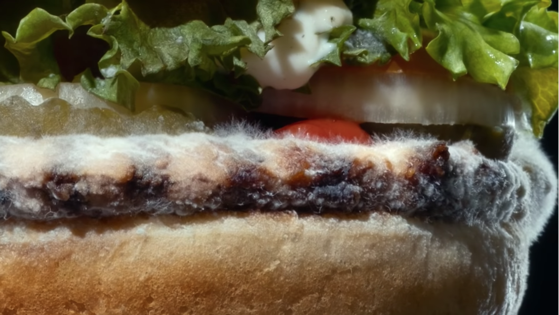 VIDEO: Burger King lanza un anuncio con una Whopper cubriéndose de moho (y la idea no es tan absurda)