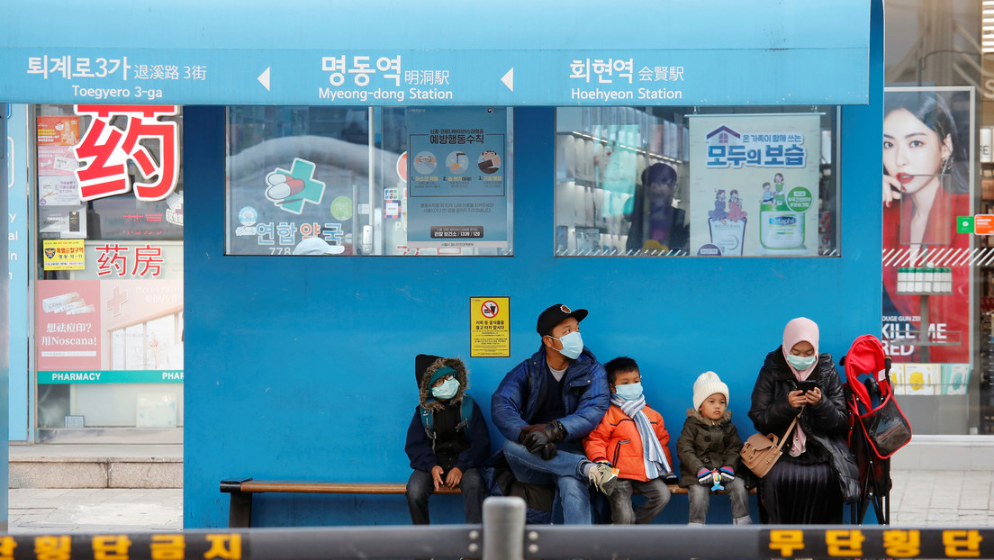 Corea del Sur declara dos "zonas de atención especial" por el brote de coronavirus tras la muerte de un primer infectado