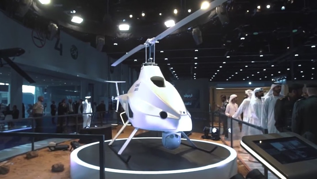 FOTO: Emiratos Árabes Unidos presenta su primer dron adaptable para misiones militares y civiles