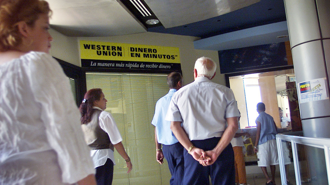 Western Union suspende el envío de remesas a Cuba, excepto desde EE.UU.