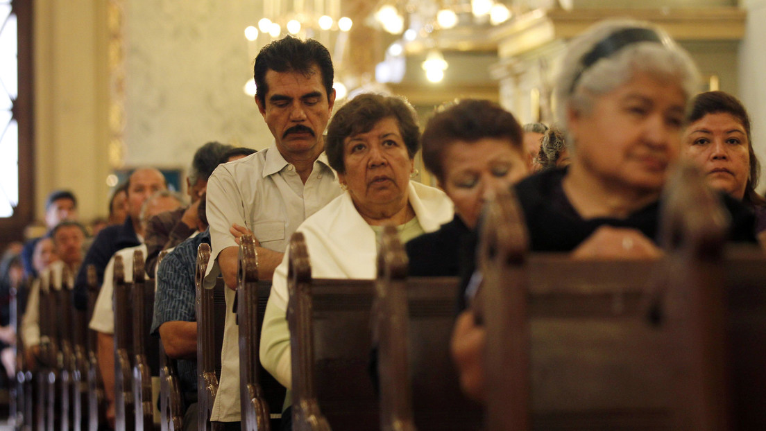 La Iglesia mexicana pide evitar el contacto físico con el 'saludo de la paz' por el coronavirus