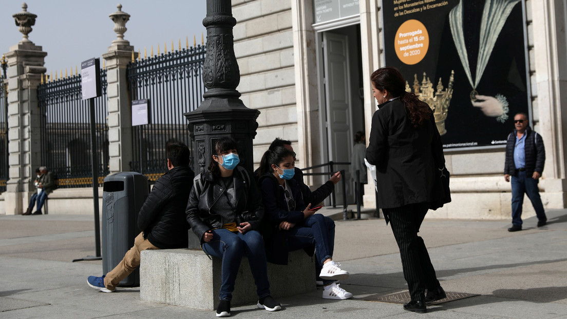 El ministro de Sanidad español muestra "preocupación" por el coronavirus, pero insta a no "caer en alarmismos"