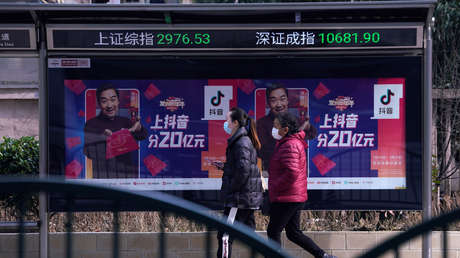 La Bolsa de China se hunde en medio de la propagación del coronavirus