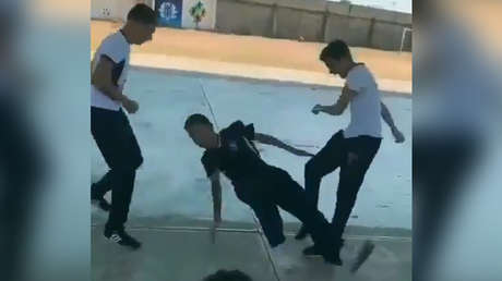 'Rompe cráneos': Un peligroso reto viral se populariza entre los adolescentes y sus consecuencias pueden ser graves (VIDEOS)