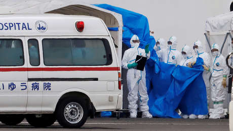 El número de muertes por el coronavirus ya supera las del SARS y alcanza más de 800 víctimas