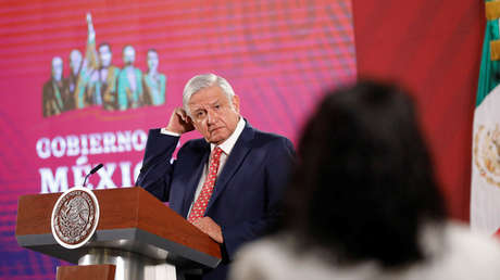 En medio de la conmoción en México por el asesinato de una niña de 7 años, López Obrador manda un mensaje a las feministas: "No pinten las paredes"