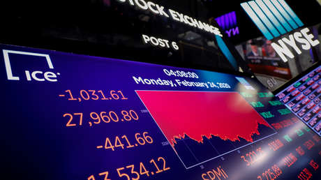 La peor caída en dos años: el Dow Jones se desploma más de 1.000 puntos por los crecientes temores sobre el coronavirus