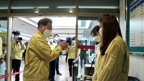 Cientos de miles de surcoreanos piden la destitución del presidente por su débil respuesta al brote de coronavirus