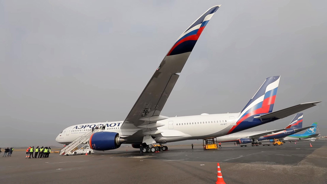 VIDEO: Aeroflot estrena su primer Airbus A350, un avión con butacas-cama y barra de bar