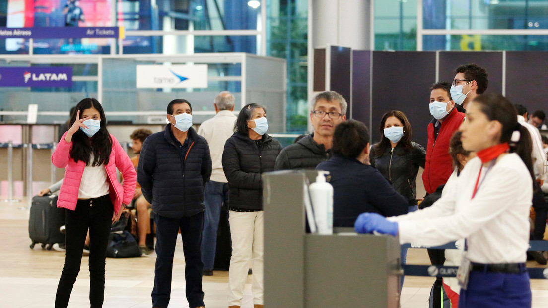Ecuador exigirá a pasajeros en los aeropuertos llenar un formulario de "declaración de salud" ante el coronavirus