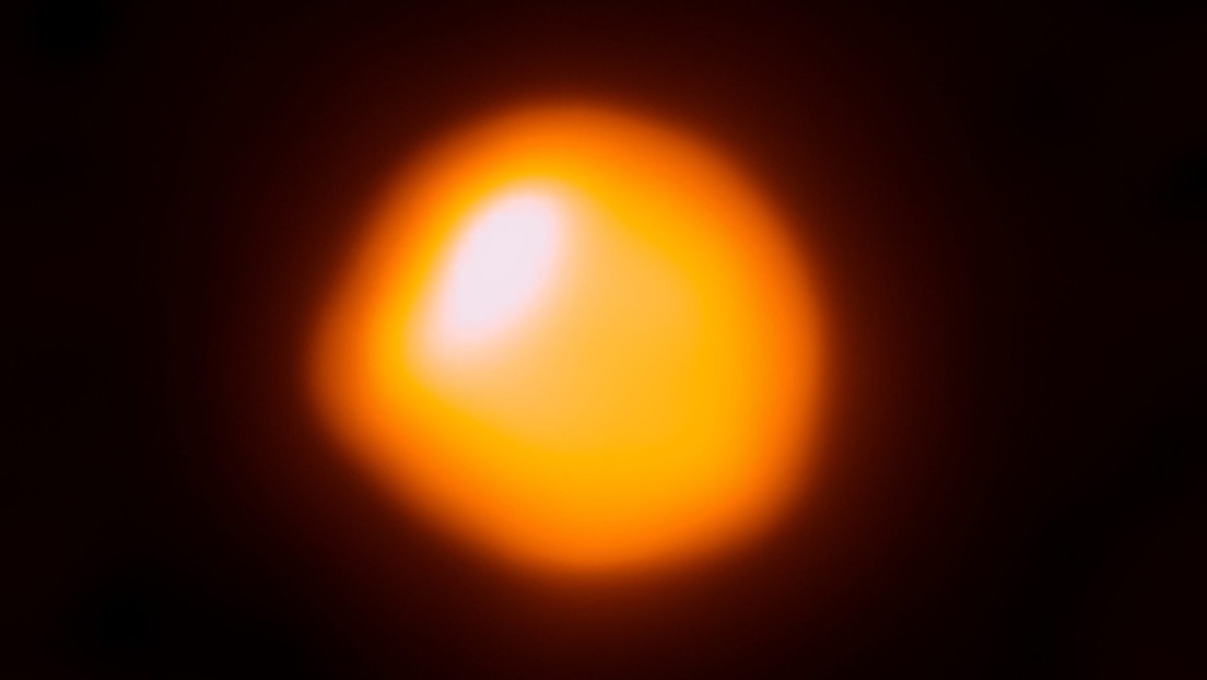 Explican la atenuación sin precedentes de la supergigante roja Betelgeuse