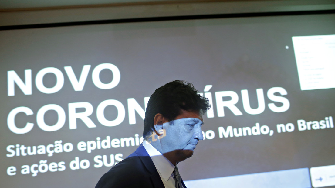 El ministro de Salud de Brasil califica de "tardía" la decisión de la OMS de considerar como pandemia el coronavirus