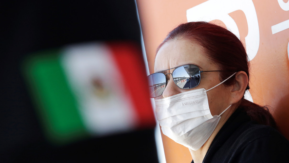 México detecta 15 nuevos casos de coronavirus y anuncia que cerrará escuelas por un mes