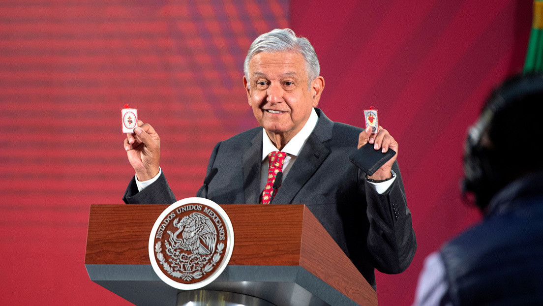 De los amuletos de López Obrador a la denuncia de "histeria" de Bolsonaro: el coronavirus según los presidentes latinoamericanos