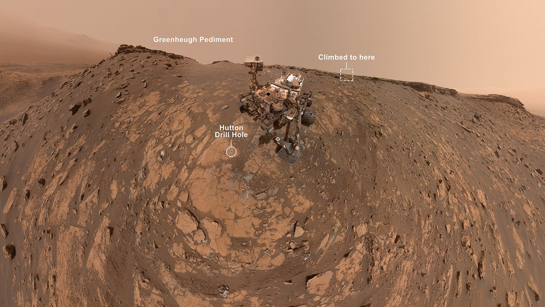 El róver Curiosity de la NASA se toma una 'selfie' antes de coronar la cima de una colina en Marte (VIDEO)