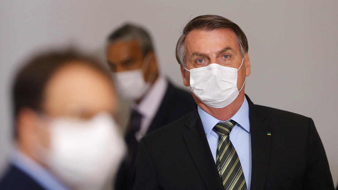 Bolsonaro revoca la norma que permitía suspender por 4 meses el salario a los trabajadores, un día después de promulgarla en medio de la pandemia