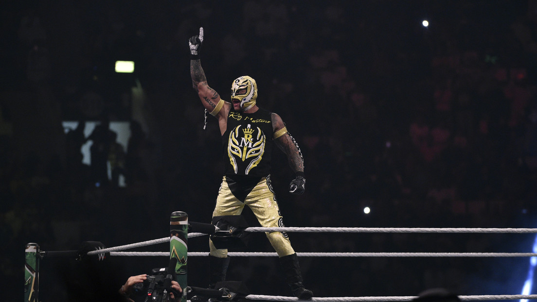 El luchador de la WWE Rey Mysterio cumple cuarentena por la pandemia de covid-19 y se perderá el WrestleMania 36