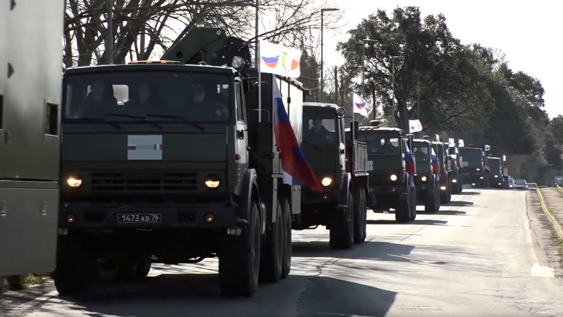 Convoy militar ruso se dirige a Bérgamo para ayudar en la lucha contra el coronavirus (VIDEO)