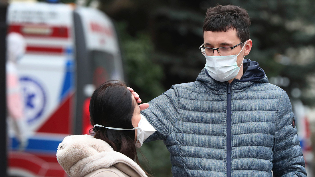 Una mujer de 26 años con covid-19 advierte a los jóvenes que el virus "no discrimina" y es más grave que una gripe común
