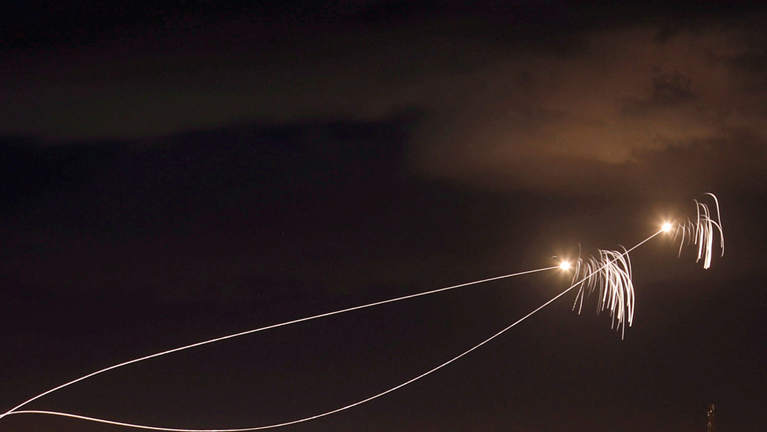 Arabia Saudita intercepta tres misiles en su espacio aéreo