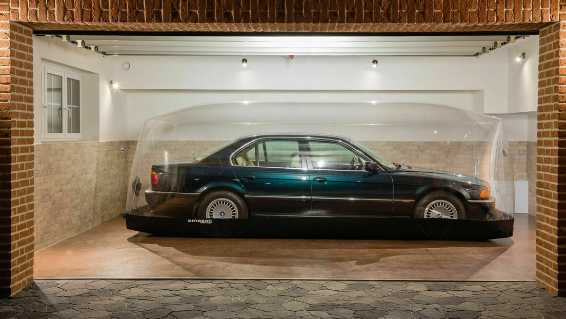 FOTOS: Saca a subasta un BMW, conservado en una 'cápsula de tiempo' por dos décadas, y recibe una oferta 130 veces más alta que el precio de salida
