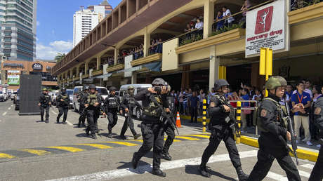 Un hombre armado toma múltiples rehenes en un centro comercial de la capital filipina